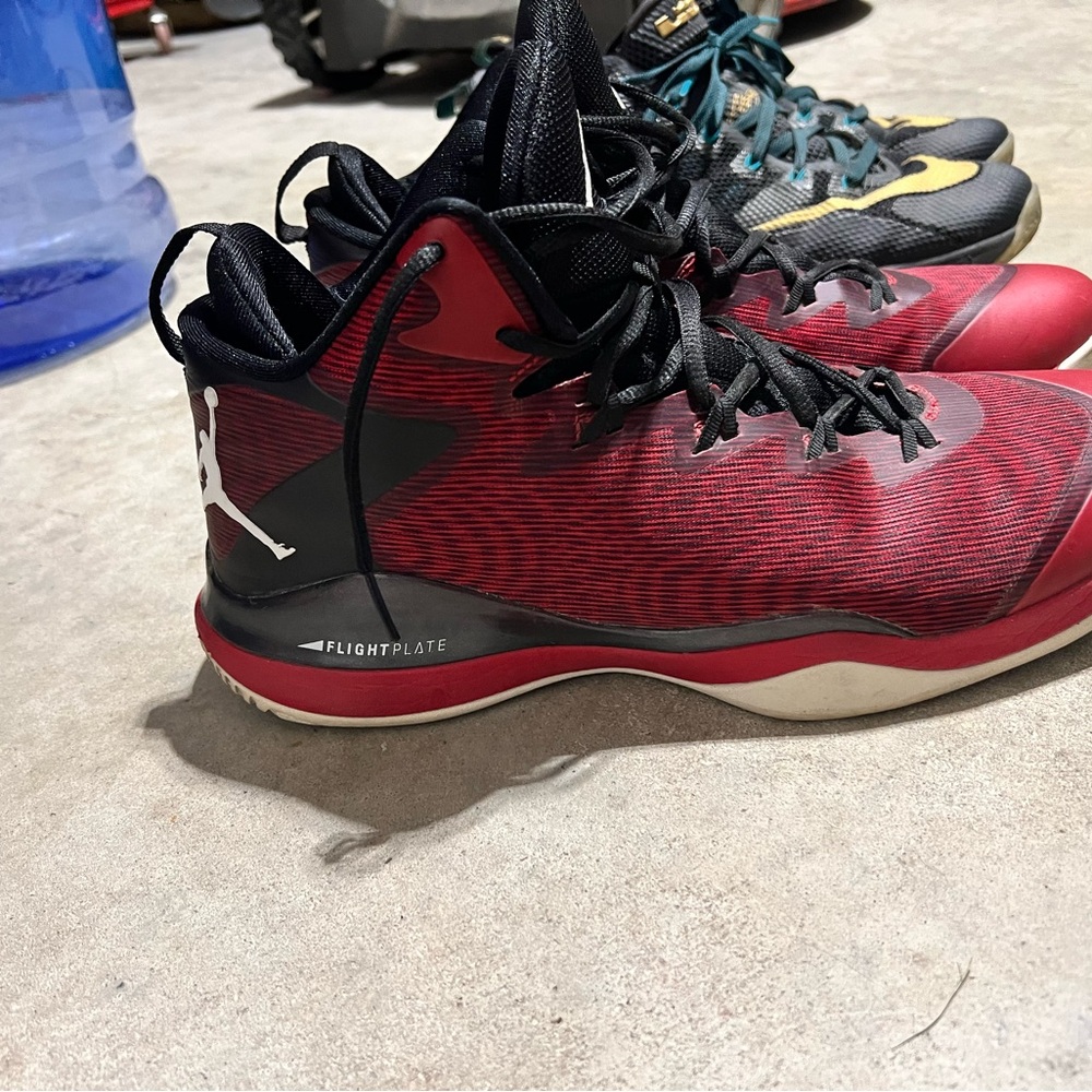 Men’s Jordans Flight Plate 3’s